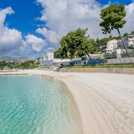 Seaside Luxury With A Swimming Pool - 24341 Villa *